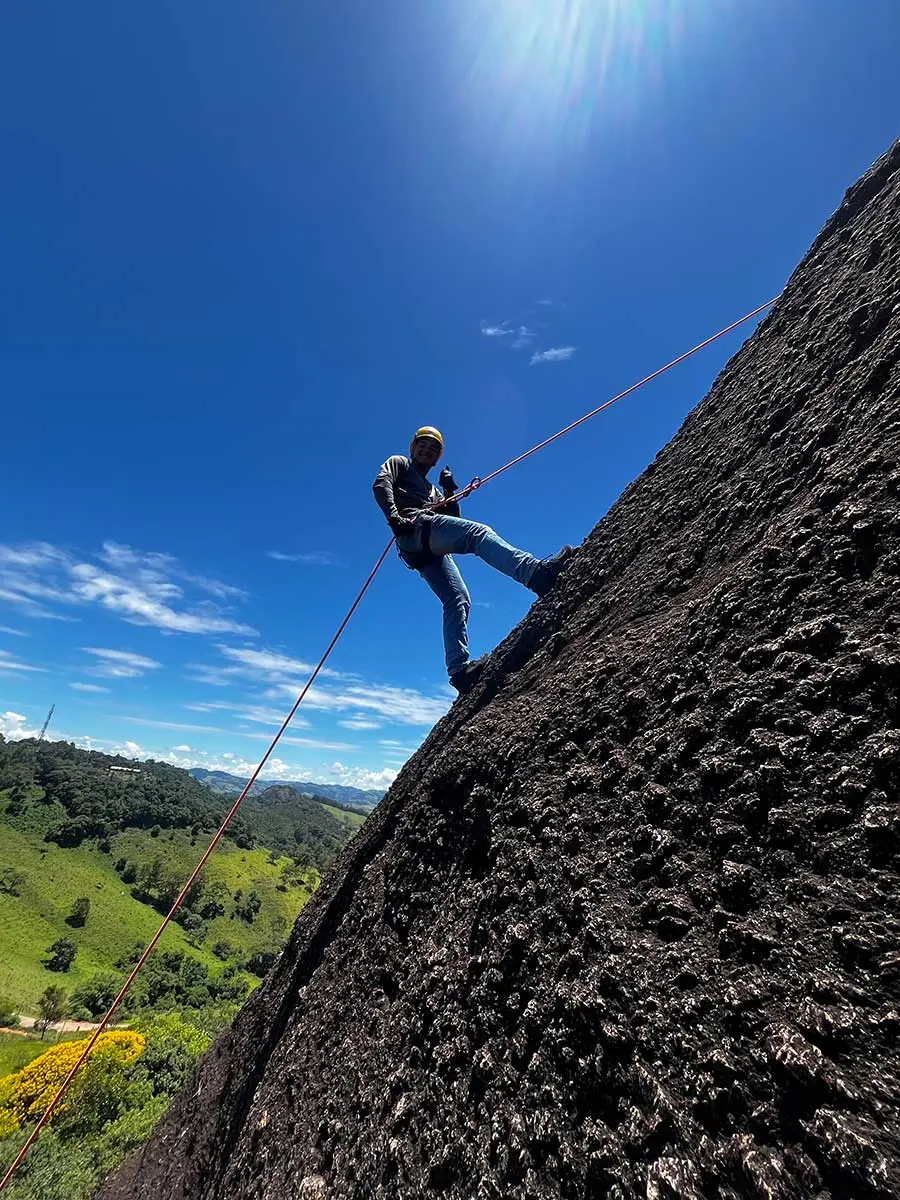 Mega Tirolesa de Pedra Bela